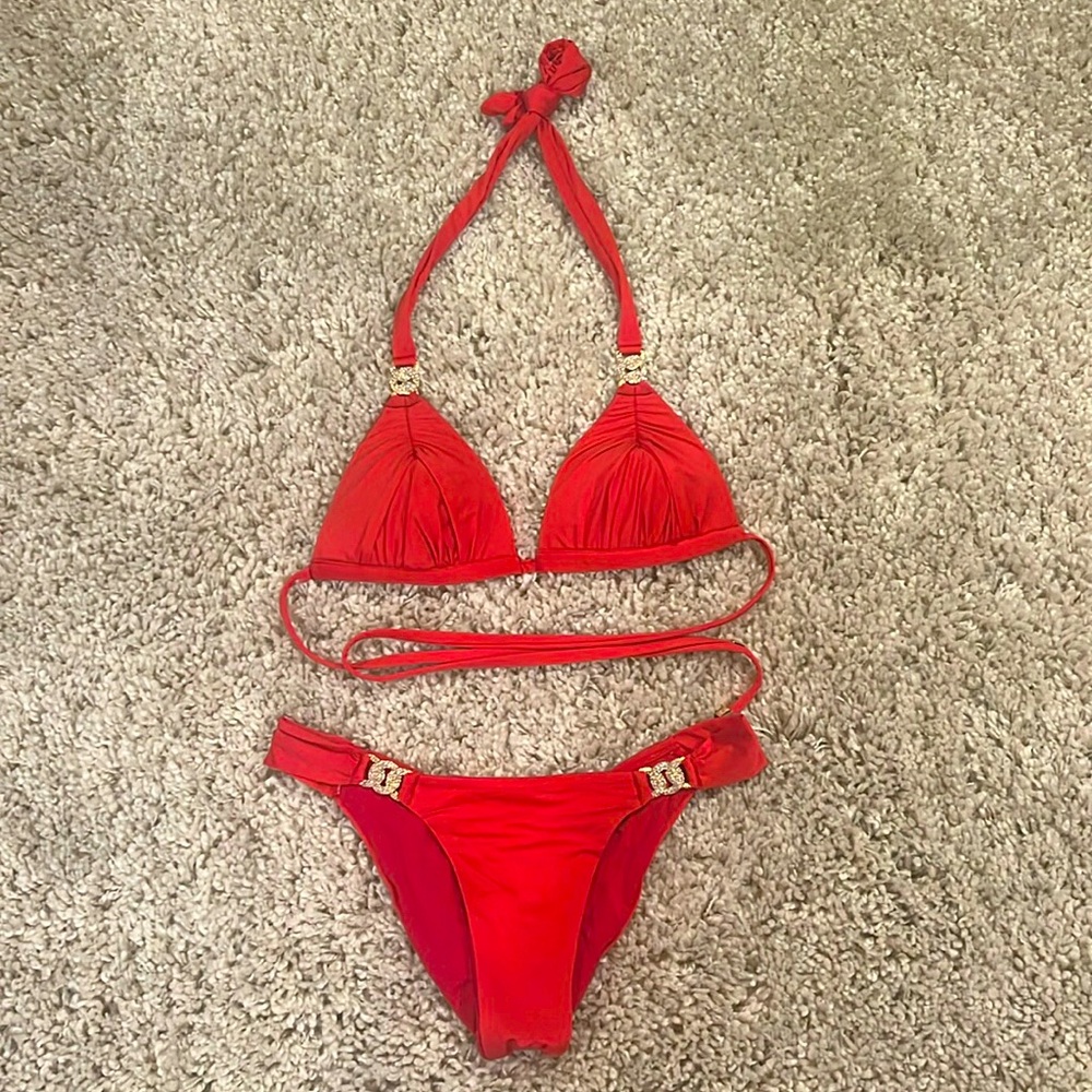 Beautiful Dolcessa suit.